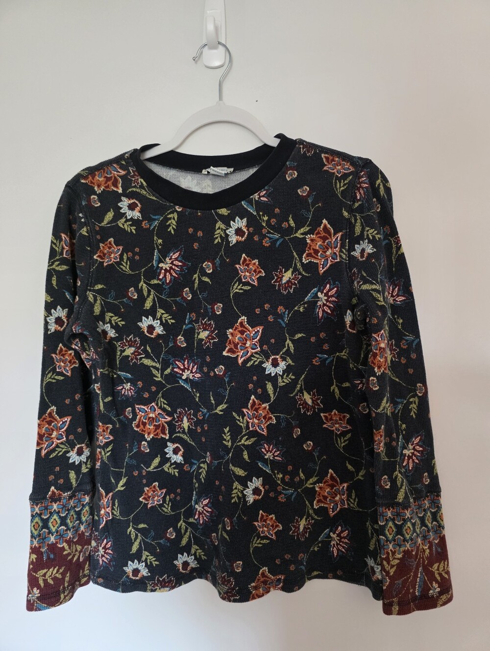 Sundance Women’s Thermal Top Size XL Black Multicolor Floral Bohemian